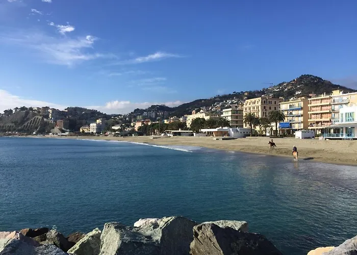 Il Mare In Piazza Lägenhet Albisola Superiore